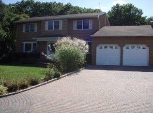 490 Marseille Path, Sayville, NY 11782