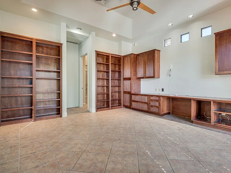 628 Edgebrook Dr — Photo 52
