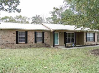 990 El Camino Dr, Cantonment, FL 32533