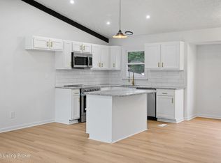 8205 Rochelle Rd, Louisville, KY 40228