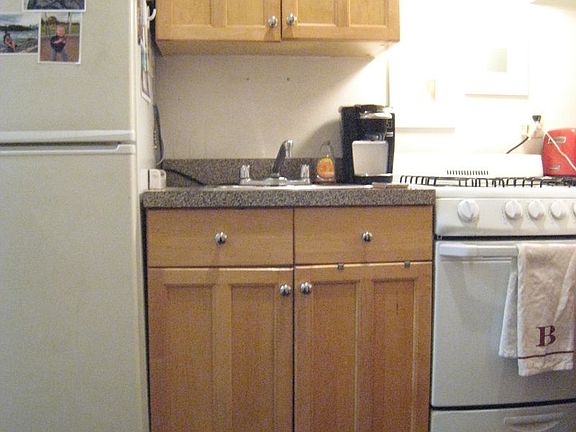 5th image of 408 W 48th St APT 1RE