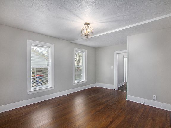 5th image of 1025 Hermitage St SE
