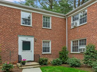 13 Fieldstone Dr APT 135, Hartsdale, NY 10530