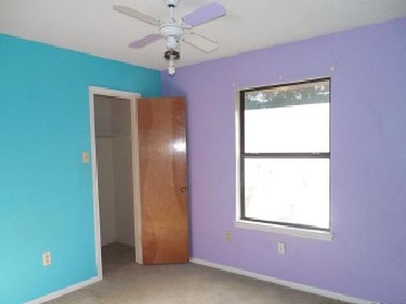 2nd image of 2611 Phyllis Dr