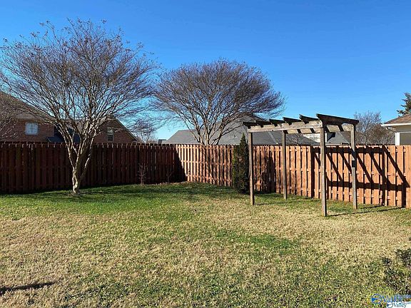4th image of 506 Sussex Dr SW