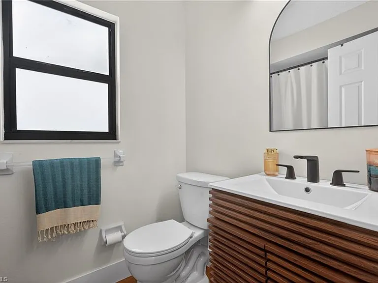 18185 Hilda Dr — Photo 12
