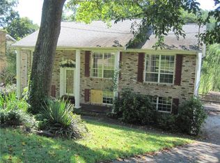 758 Evergreen Cir, Poca, WV 25159