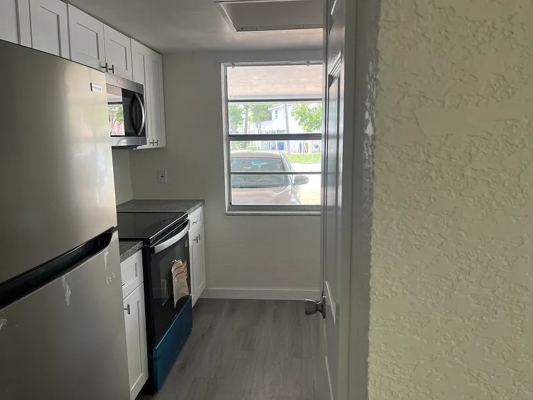 2301 Bay Blvd #1 — Photo 12