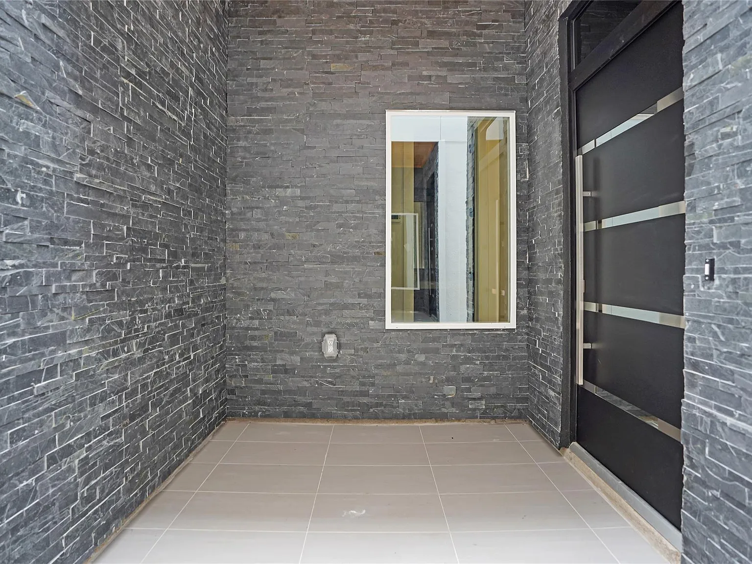 4 bed, 3.5 bath, 3212 sqft, $4,500 — Photo 3