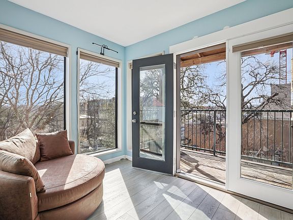 3rd image of 1106 W 6th St APT 213