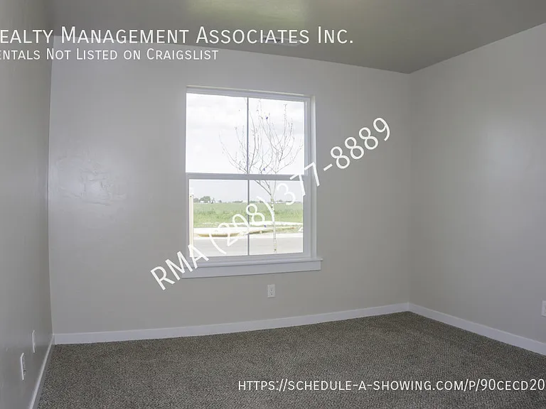 5040 N Elmstone Ave #AVE — Photo 8
