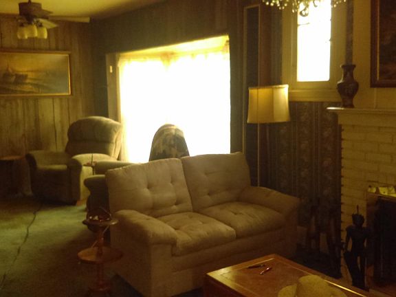 4th image of 1627 Durand St