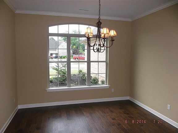 2nd image of 140 Riverdale Dr