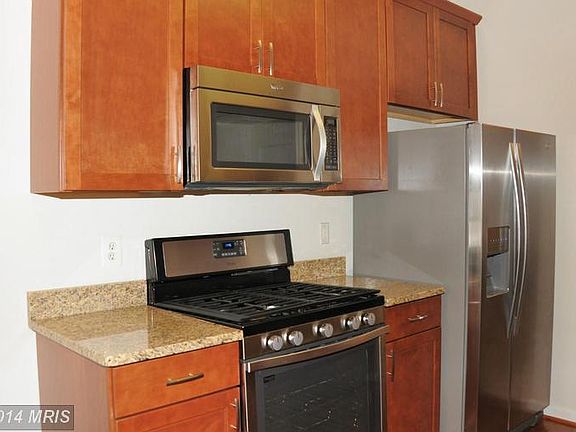 3rd image of 6528 Grange Ln Unit 201