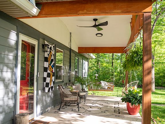 3rd image of 4827 Woodland Dr