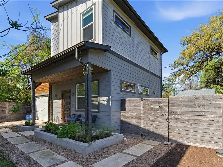 706 Short Kemp St #2 — Photo 3