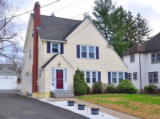 54 Ballard Dr, West Hartford, CT 06119