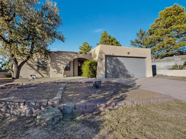 2104 Avenida De Las Alturas, Santa Fe, NM 87505