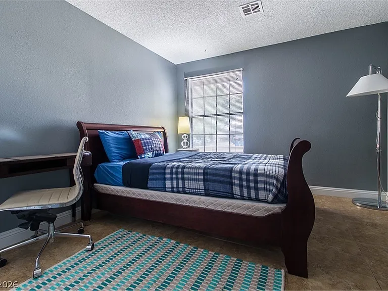 1812 Niblick Cir — Photo 13