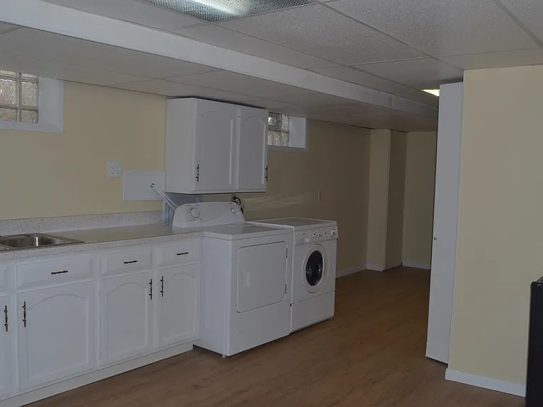 635 Parkwood Ave — Photo 13