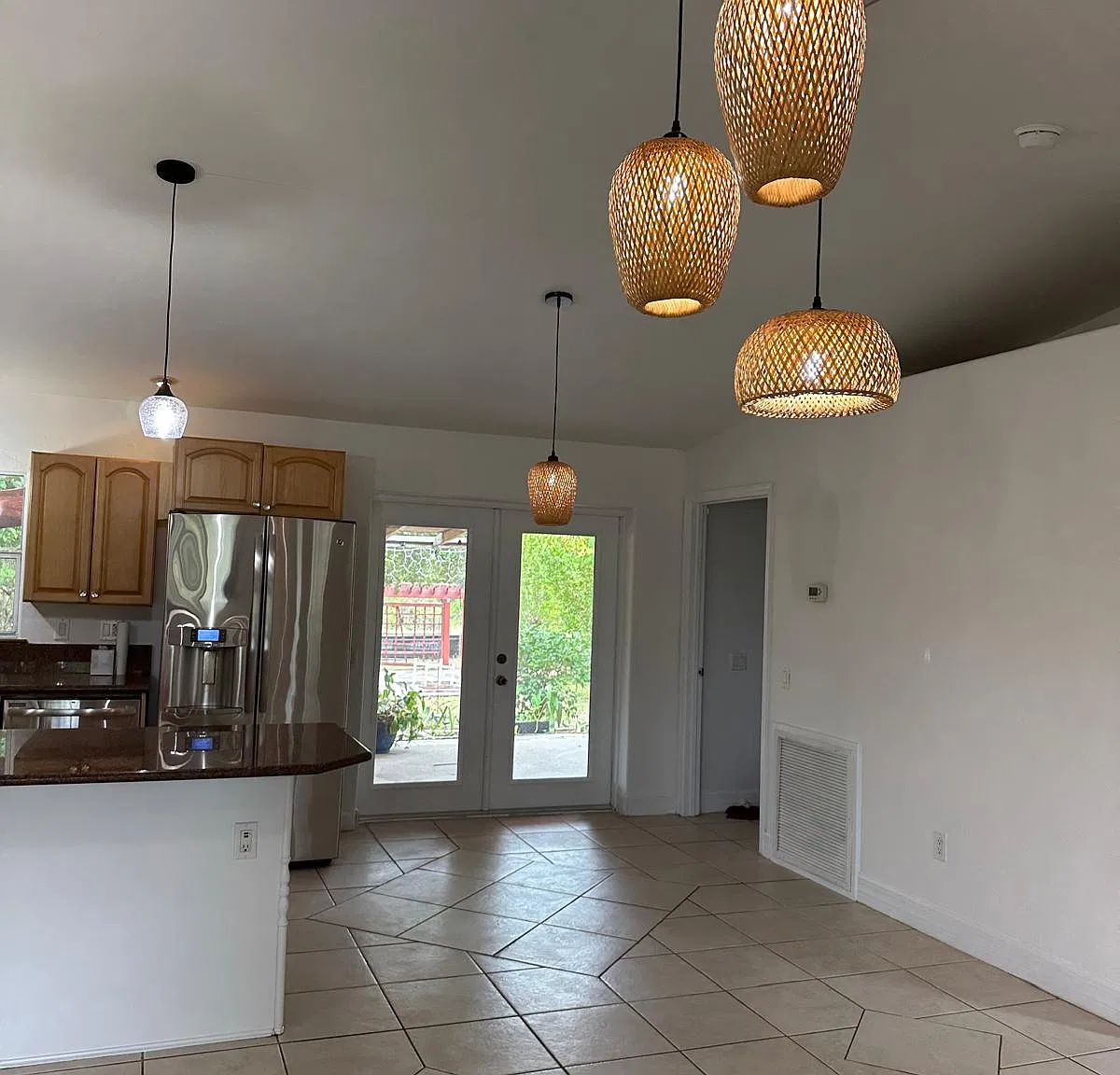 814 Lincoln Ave — Photo 1