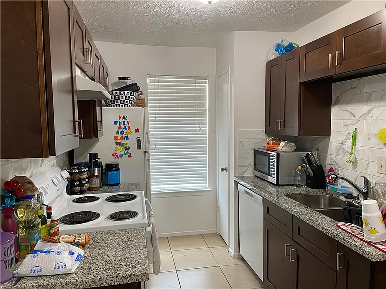 3316 Normand Dr — Photo 3