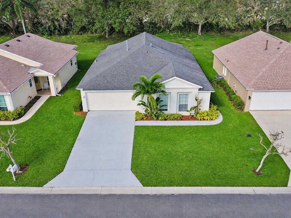 1st image of 220 SW Lake Forest Way