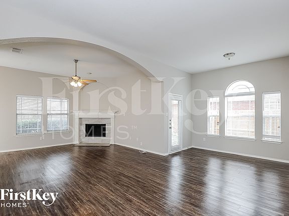 4th image of 2508 Esquire Dr