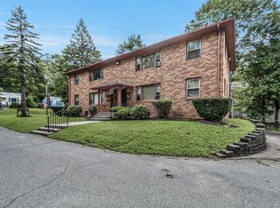 546 Chandler St APT 2R, Worcester, MA 01602