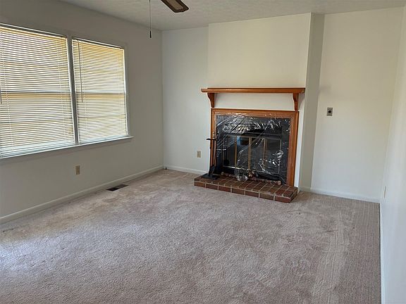 3rd image of 331 Green Acres Rd