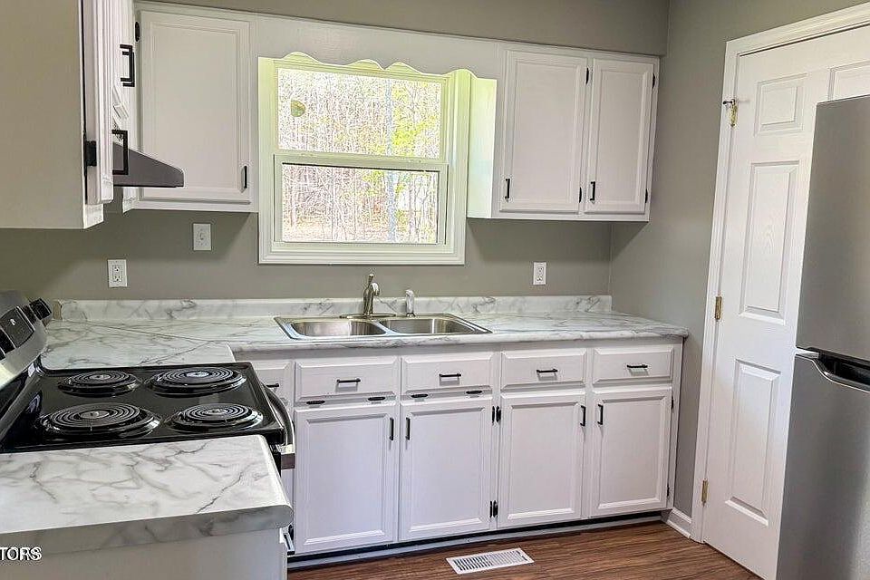 1st image of 2315 Pine Grove Rd