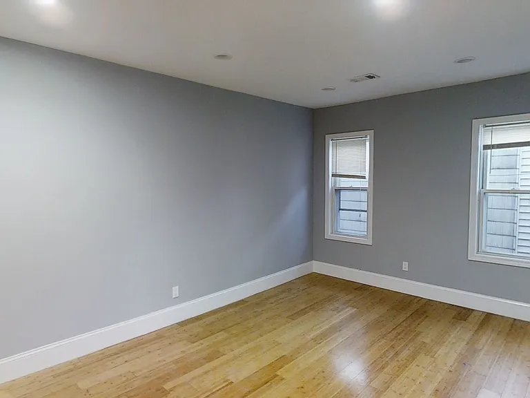 722 Saratoga St — Photo 6