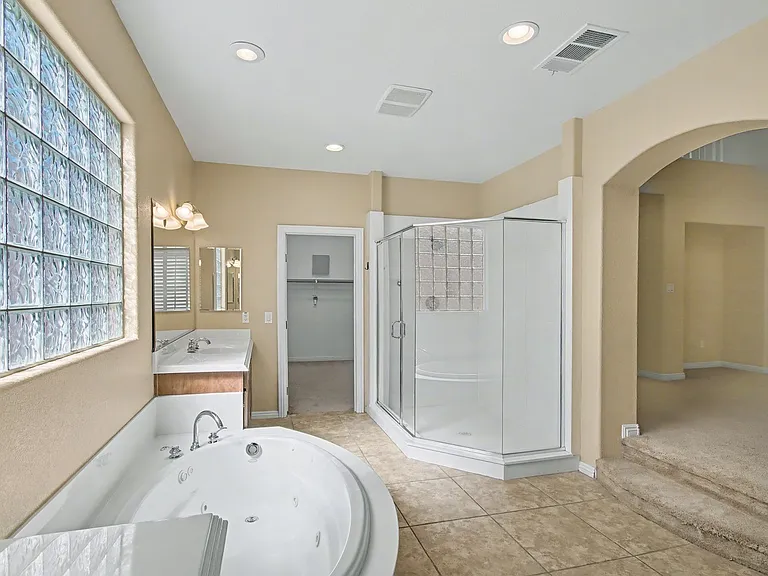 9221 Worsley Park Pl — Photo 35