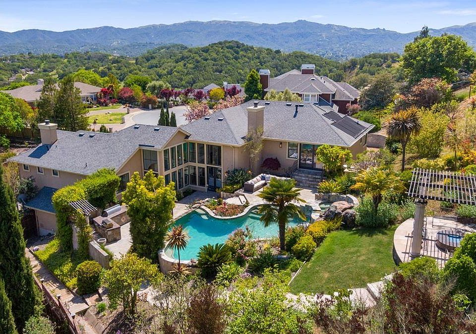 1st image of 32 Nunes Drive