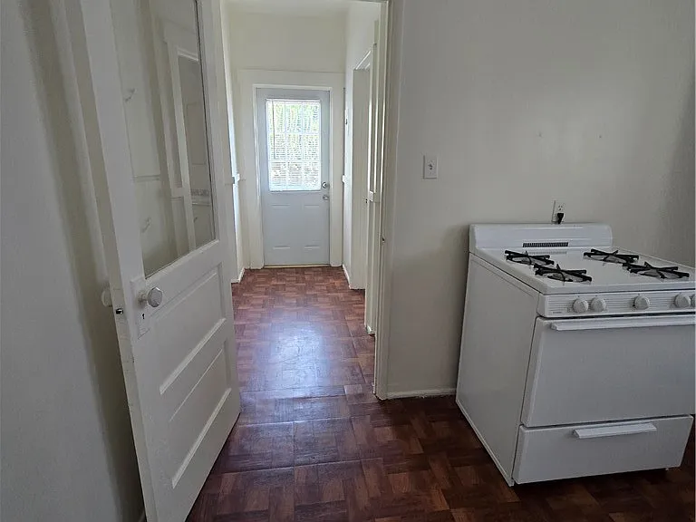 209 S Birch St #B — Photo 10