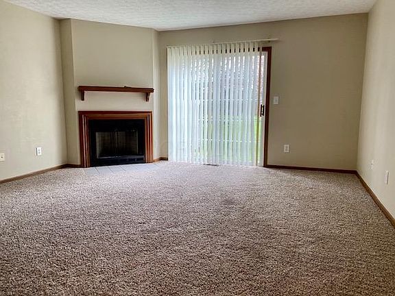 4th image of 228 Macenroe Dr #68B