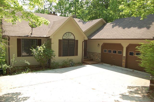 1st image of 210 Mulberry Bush Ln