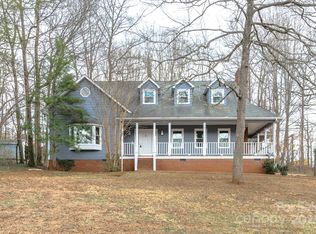 622 Oakdale Dr, STATESVILLE, NC 28677