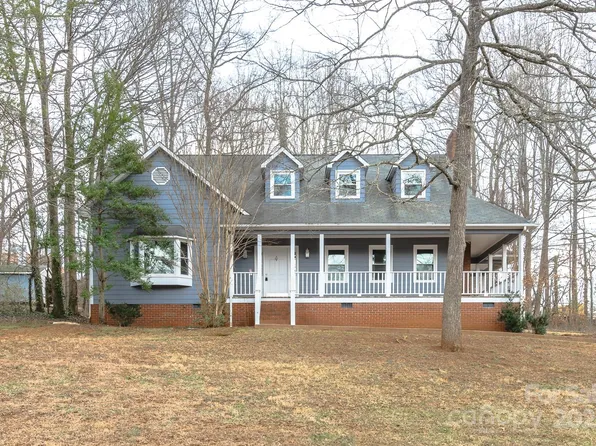 622 Oakdale Dr, Statesville, NC 28677