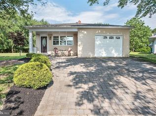 19 Tijuana Ct, Toms River, NJ 08757