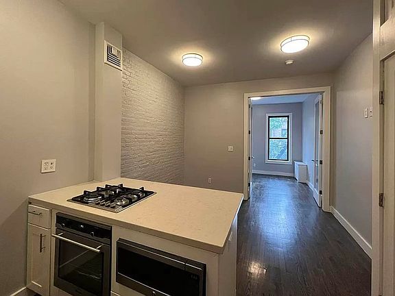 3rd image of 165 E 90th St APT 4A