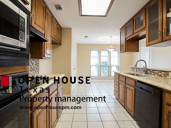 4th image of 131 Creek Courts Dr
