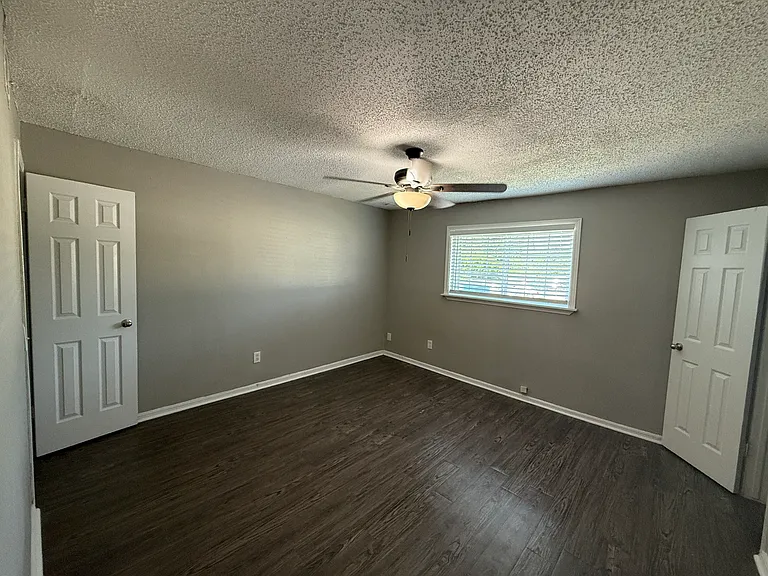 1316 N Norman Ave — Photo 4