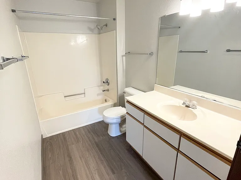 2885 Glen Creek Pl #5 — Photo 2