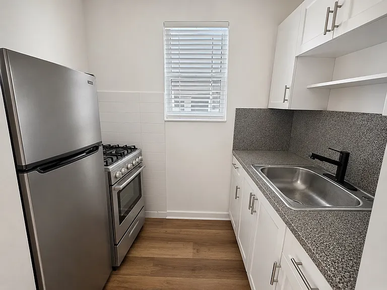 500 #15 - kitchen