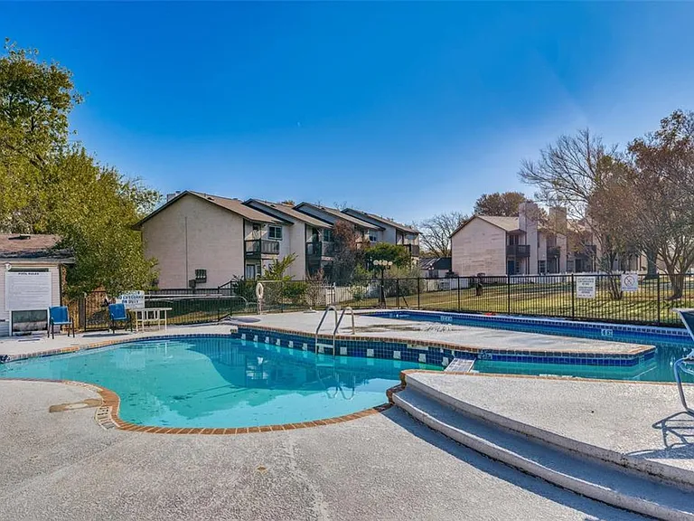 1815 River Crossing Cir #D — Photo 26