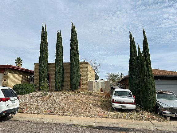2nd image of 965 Charles Dr