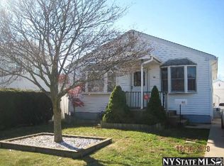 92 W 11th St, Deer Park, NY 11729