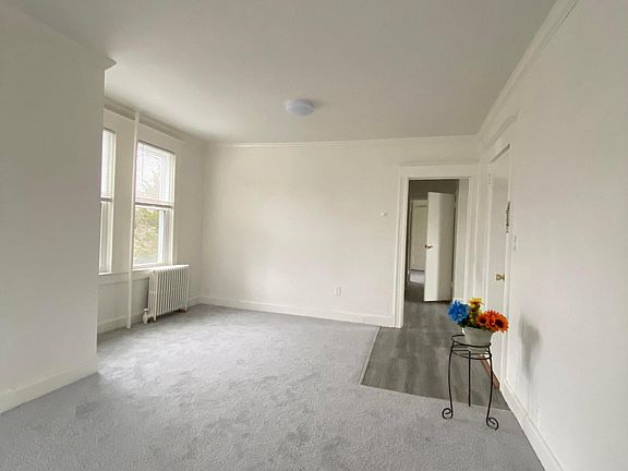 4th image of 520 Orchard St