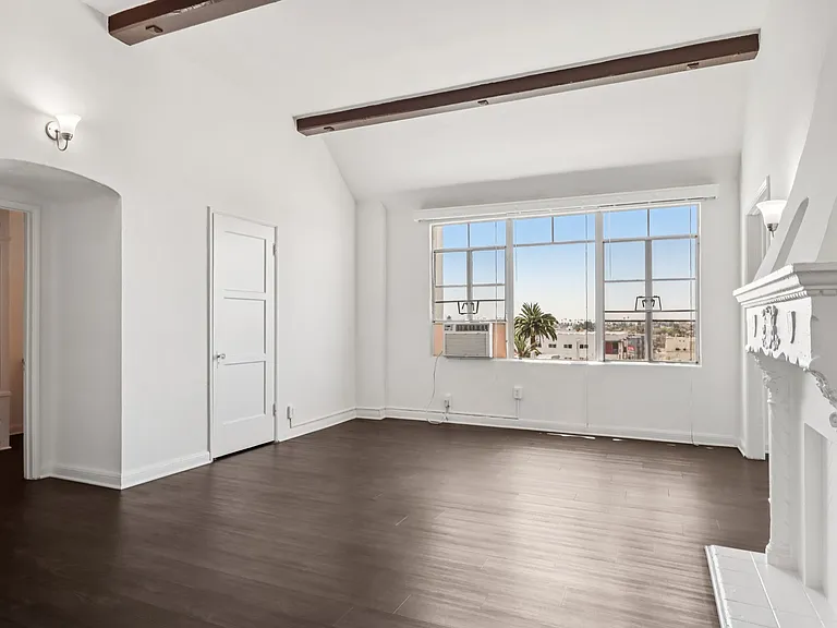 Linda Vista Apartments — Photo 13